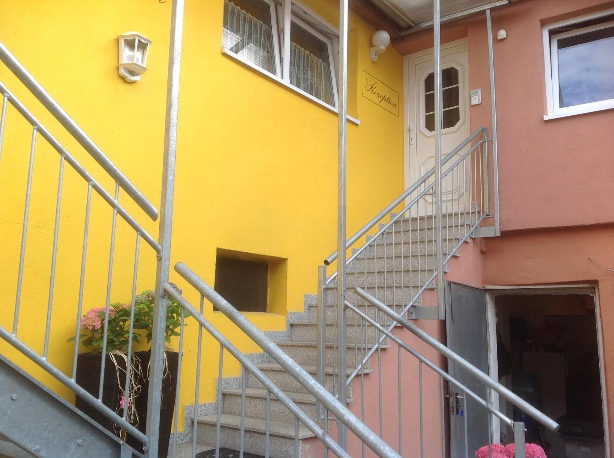 באד וינדסהיים Pension Altstadt Garni מראה חיצוני תמונה